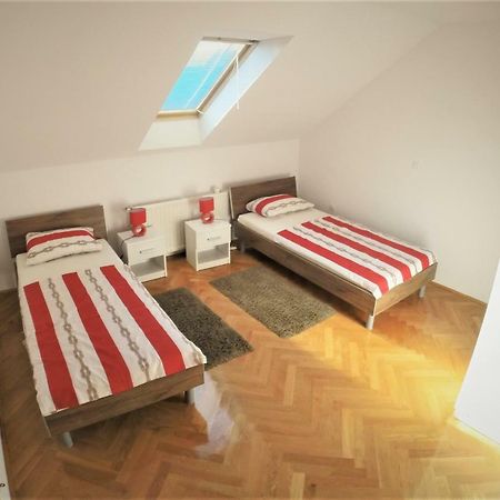 Apartments "Pavic" Near Zagreb Airport Velika Gorica Exterior photo
