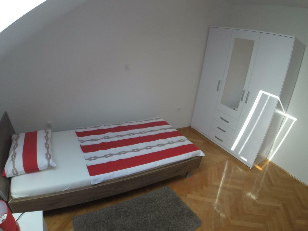 Apartments "Pavic" Near Zagreb Airport Velika Gorica Exterior photo